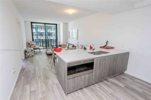 Condominio en venta en Miami, Florida, 1 dormitorio, 78.87 m2 № 1940208 - foto 1