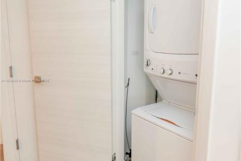 Condominio en venta en Miami, Florida, 1 dormitorio, 78.87 m2 № 1940208 - foto 15