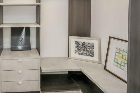 Condominio en venta en Miami, Florida, 1 dormitorio, 78.87 m2 № 1940208 - foto 24