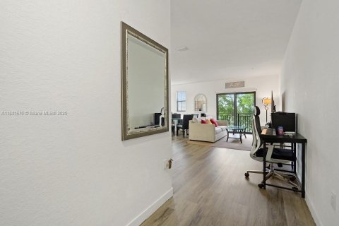 Condo in Miami, Florida, 3 bedrooms  № 1858608 - photo 4