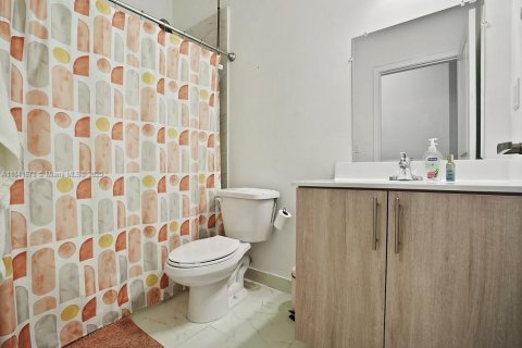 Condo in Miami, Florida, 3 bedrooms  № 1858608 - photo 17