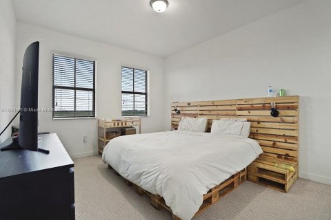 Condo in Miami, Florida, 3 bedrooms  № 1858608 - photo 18