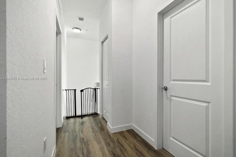 Condo in Miami, Florida, 3 bedrooms  № 1858608 - photo 14