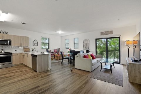 Condo in Miami, Florida, 3 bedrooms  № 1858608 - photo 5