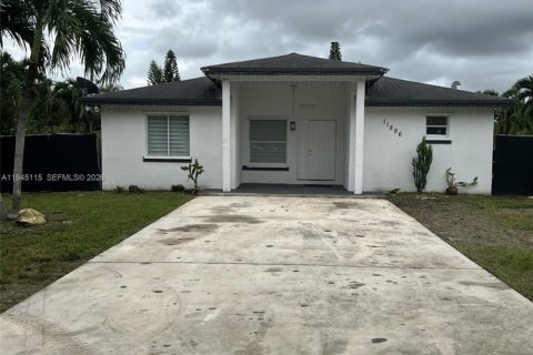 House in Miami, Florida 4 bedrooms, 144 sq.m. № 2001443