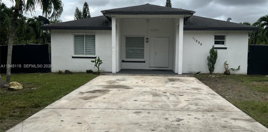 House in Miami, Florida 4 bedrooms, 144 sq.m. № 2001443