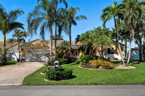 House in Miami, Florida 3 bedrooms, 183.3 sq.m. № 1941143 - photo 3