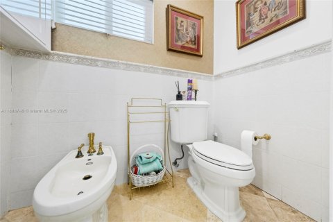 House in Miami, Florida 3 bedrooms, 183.3 sq.m. № 1941143 - photo 18