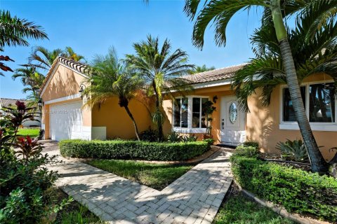 House in Miami, Florida 3 bedrooms, 183.3 sq.m. № 1941143 - photo 5