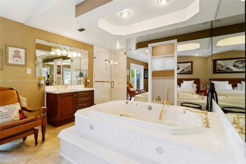 House in Miami, Florida 3 bedrooms, 183.3 sq.m. № 1941143 - photo 15