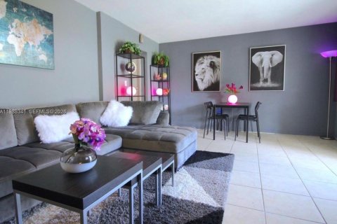 Condominio en alquiler en North Miami Beach, Florida, 1 dormitorio, 62.71 m2 № 2050658 - foto 4