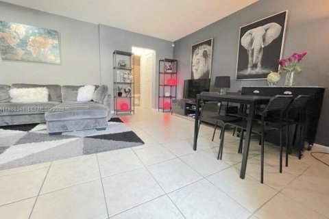 Condominio en alquiler en North Miami Beach, Florida, 1 dormitorio, 62.71 m2 № 2050658 - foto 8