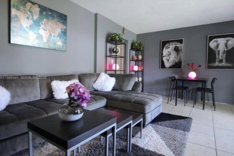 Condominio en alquiler en North Miami Beach, Florida, 1 dormitorio, 62.71 m2 № 2050658 - foto 3