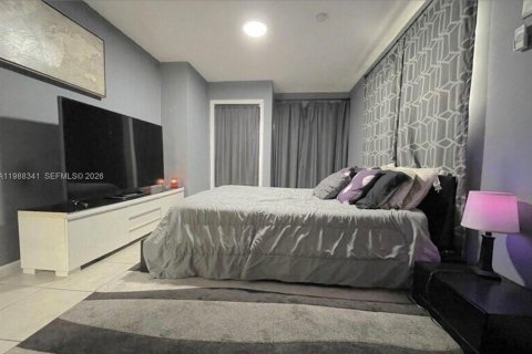 Condominio en alquiler en North Miami Beach, Florida, 1 dormitorio, 62.71 m2 № 2050658 - foto 14