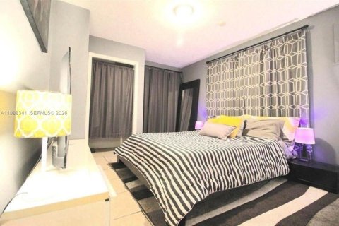 Condominio en alquiler en North Miami Beach, Florida, 1 dormitorio, 62.71 m2 № 2050658 - foto 12