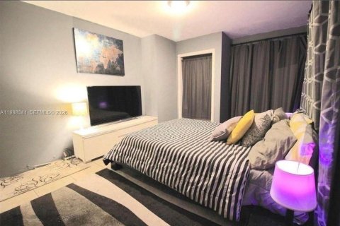 Condominio en alquiler en North Miami Beach, Florida, 1 dormitorio, 62.71 m2 № 2050658 - foto 11