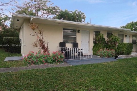 Condominio en North Miami Beach, Florida, 1 dormitorio  № 2050658
