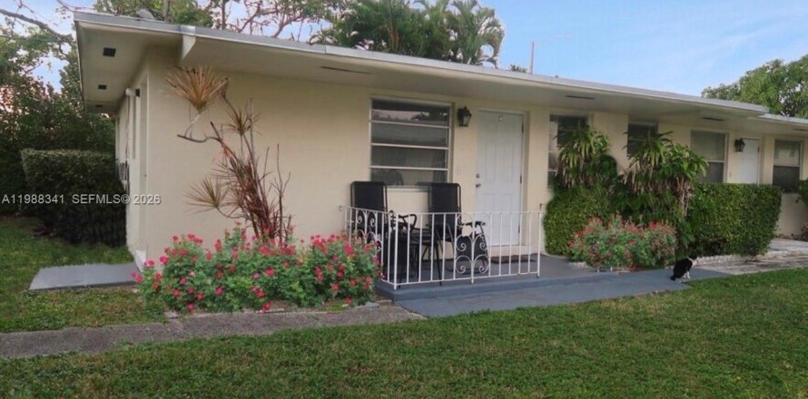 Condominio en North Miami Beach, Florida, 1 dormitorio  № 2050658