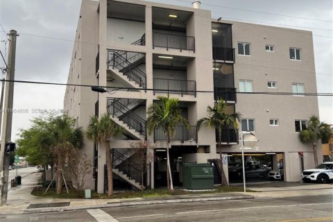 Apartment in Miami, Florida 2 bedrooms, 102.75 sq.m. № 2081125 - photo 12