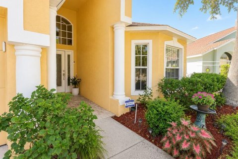 House in New Port Richey, Florida 4 bedrooms, 166.85 sq.m. № 2238351 - photo 3