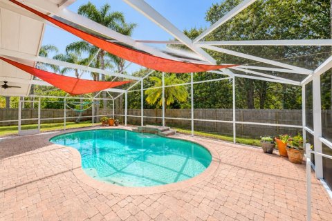 House in New Port Richey, Florida 4 bedrooms, 166.85 sq.m. № 2238351 - photo 23