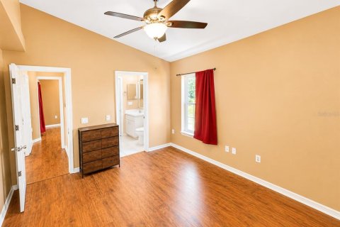 House in New Port Richey, Florida 4 bedrooms, 166.85 sq.m. № 2238351 - photo 30