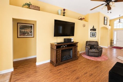 House in New Port Richey, Florida 4 bedrooms, 166.85 sq.m. № 2238351 - photo 7