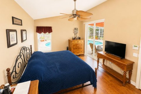 House in New Port Richey, Florida 4 bedrooms, 166.85 sq.m. № 2238351 - photo 21