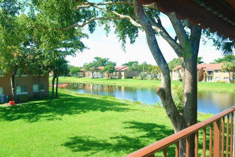 Condominio en venta en West Palm Beach, Florida, 2 dormitorios, 65.77 m2 № 1174695 - foto 1