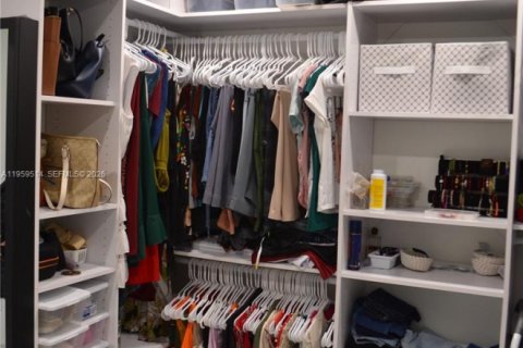 Купить кондоминиум в Майами, Флорида 2 спальни, 84.91м2, № 2017992 - фото 10