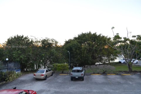 Купить кондоминиум в Майами, Флорида 2 спальни, 84.91м2, № 2017992 - фото 14