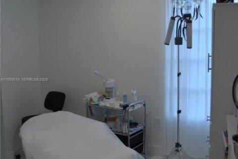 Купить кондоминиум в Майами, Флорида 2 спальни, 84.91м2, № 2017992 - фото 11