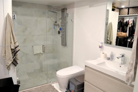 Купить кондоминиум в Майами, Флорида 2 спальни, 84.91м2, № 2017992 - фото 9