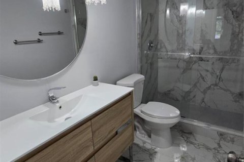 Adosado en venta en Davie, Florida, 2 dormitorios, 139.35 m2 № 2077837 - foto 25