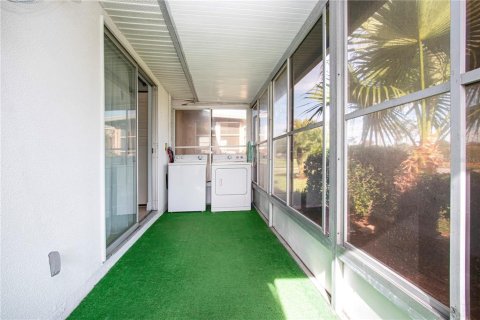 Condo in Sun City Center, Florida, 1 bedroom  № 1907386 - photo 21