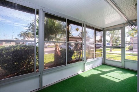 Condo in Sun City Center, Florida, 1 bedroom  № 1907386 - photo 20