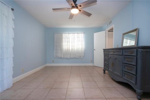 Condo in Sun City Center, Florida, 1 bedroom  № 1907386 - photo 14