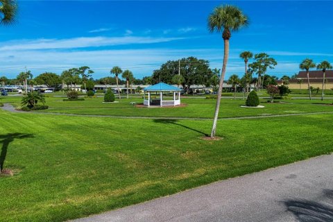 Condo in Sun City Center, Florida, 1 bedroom  № 1907386 - photo 26