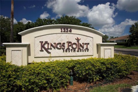 Condo in Sun City Center, Florida, 1 bedroom  № 1907386 - photo 27