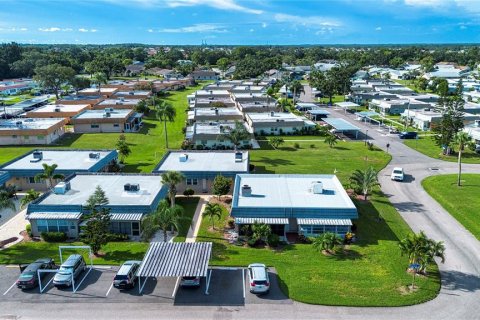 Condo in Sun City Center, Florida, 1 bedroom  № 1907386 - photo 25
