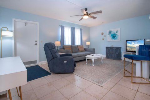Condo in Sun City Center, Florida, 1 bedroom  № 1907386 - photo 5