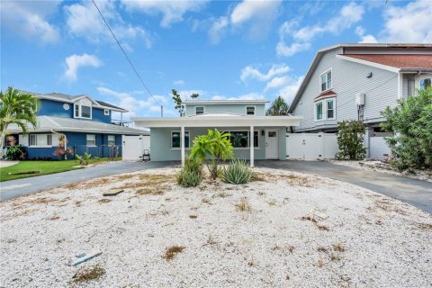 House in Indian Rocks Beach, Florida 3 bedrooms, 145.11 sq.m. № 1904757 - photo 22