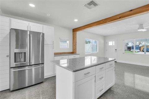 House in Indian Rocks Beach, Florida 3 bedrooms, 145.11 sq.m. № 1904757 - photo 19