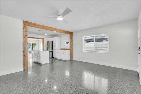 House in Indian Rocks Beach, Florida 3 bedrooms, 145.11 sq.m. № 1904757 - photo 20