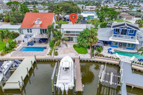House in Indian Rocks Beach, Florida 3 bedrooms, 145.11 sq.m. № 1904757 - photo 3