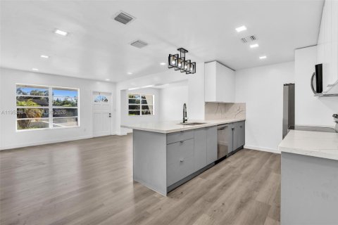 Casa en alquiler en Hollywood, Florida, 4 dormitorios, 318.19 m2 № 2011510 - foto 18