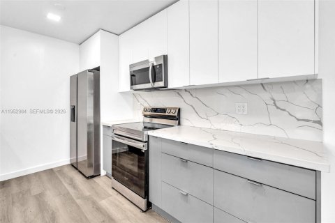 Casa en alquiler en Hollywood, Florida, 4 dormitorios, 318.19 m2 № 2011510 - foto 20