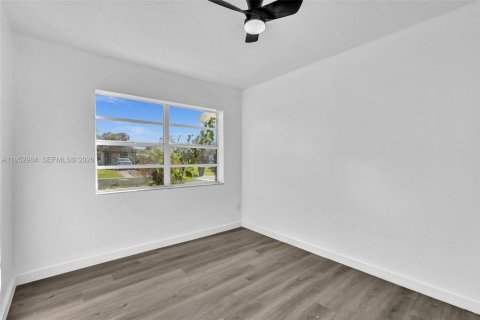 Casa en alquiler en Hollywood, Florida, 4 dormitorios, 318.19 m2 № 2011510 - foto 27