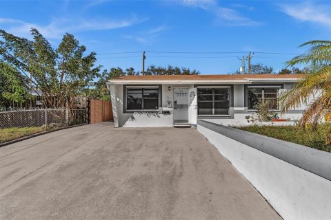 Casa en alquiler en Hollywood, Florida, 4 dormitorios, 318.19 m2 № 2011510 - foto 4