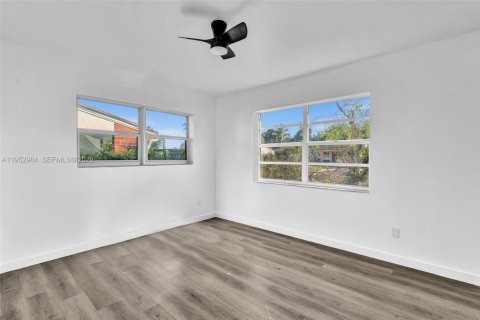 Casa en alquiler en Hollywood, Florida, 4 dormitorios, 318.19 m2 № 2011510 - foto 29